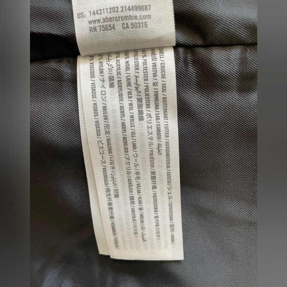 Abercrombie and Fitch Wool Blend Blazer. - Picture 7 of 12